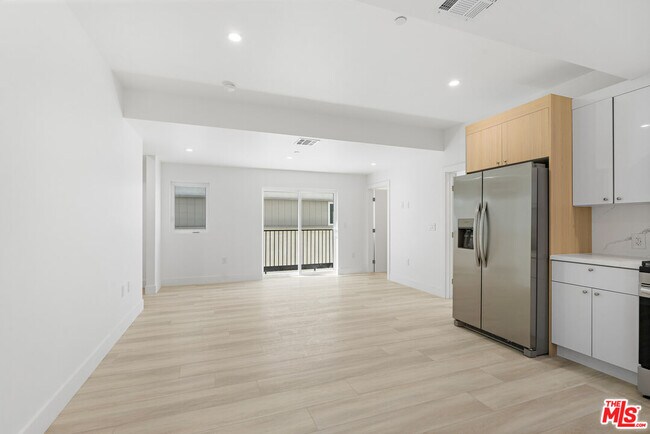 Building Photo - 10959 Calvert St