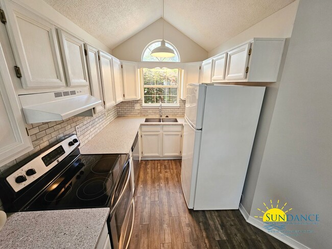 Building Photo - Great 3 Bedroom Home in Fort Walton Beach!
