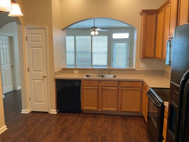 Building Photo - 2711 Salina Ct