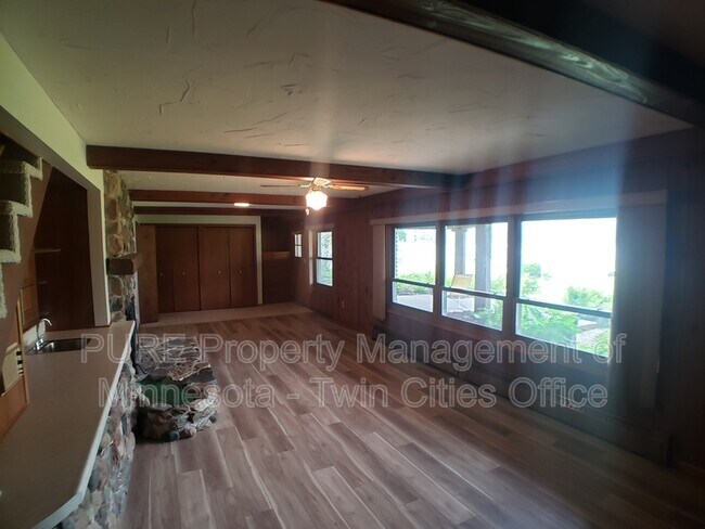 Foto del edificio - 8738 Lake Jane Trail N