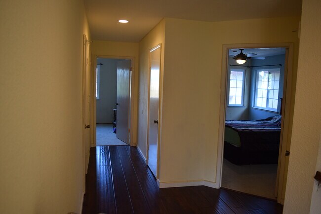 Foto del edificio - 550 Grapevine Dr