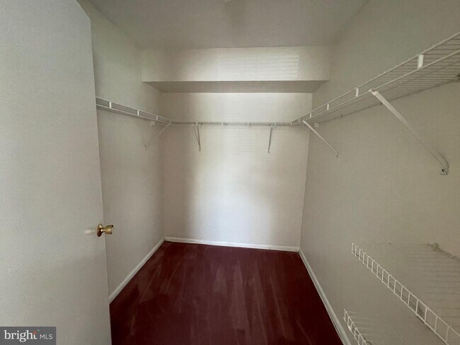 Foto del edificio - 109 Wrangel Ct