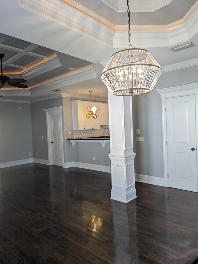 Building Photo - 40 Tuscany Trce