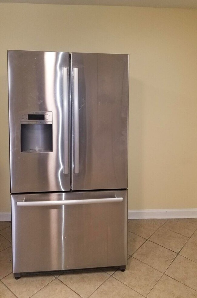 Foto del edificio - Historic 2 BR House Near Downtown! Bonus Room, Dining Area, W/D Hookups, on Corner Lot