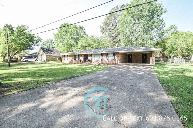 Building Photo - 3 Bed / 2 Bath Home in Brandon