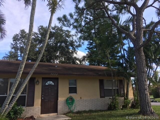 Foto del edificio - 5632 Jarrand Way