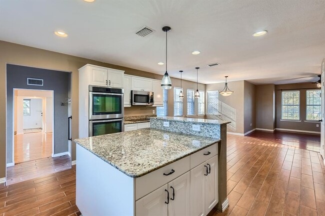 Building Photo - 13003 S Madrone Trail