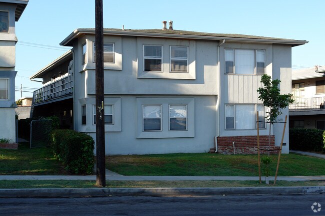 Building Photo - 1200 E Imperial Ave