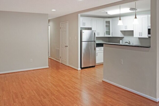 Building Photo - 5133C Shawe Pl