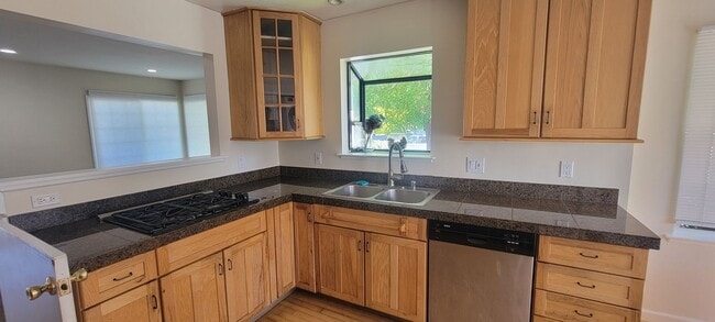 Charming 2-Bedroom Home with ADU – - Charming 2-Bedroom Home with ADU –
