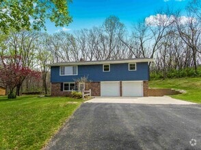 Building Photo - 1870 Sand Ridge Ct