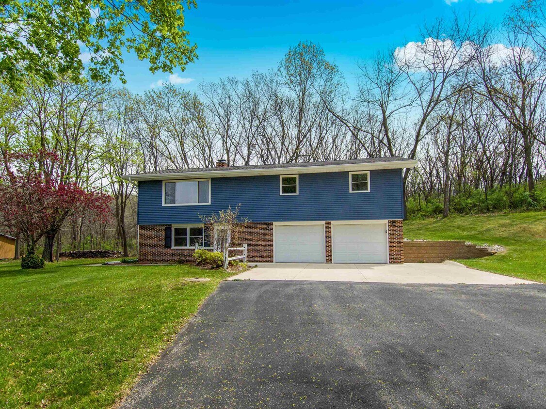 Foto principal - 1870 Sand Ridge Ct