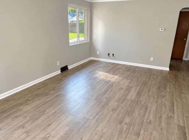 Building Photo - 3656 Torrance Dr