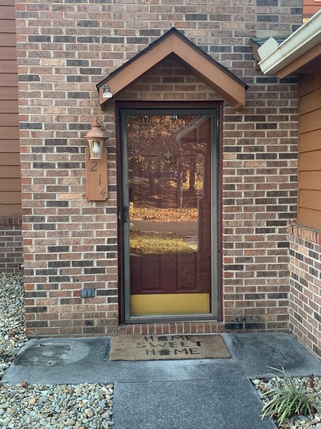 Building Photo - 2 Bedroom/2.5 Bath in Lyn Mar Downs
