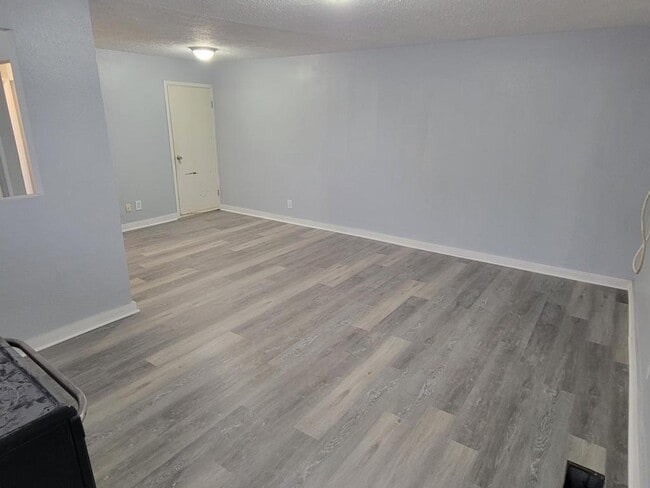 Foto del edificio - 2101 S Smithville Rd