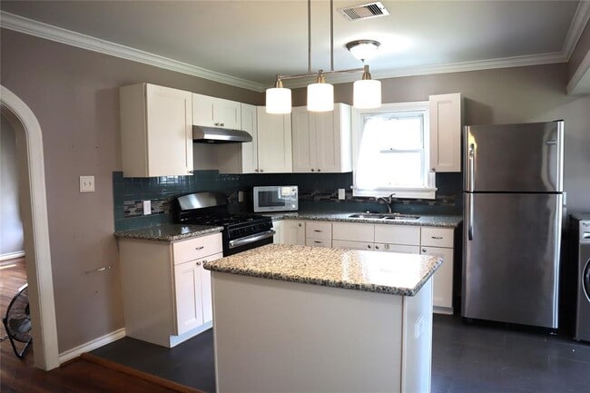 Foto del edificio - 7019 Linden St