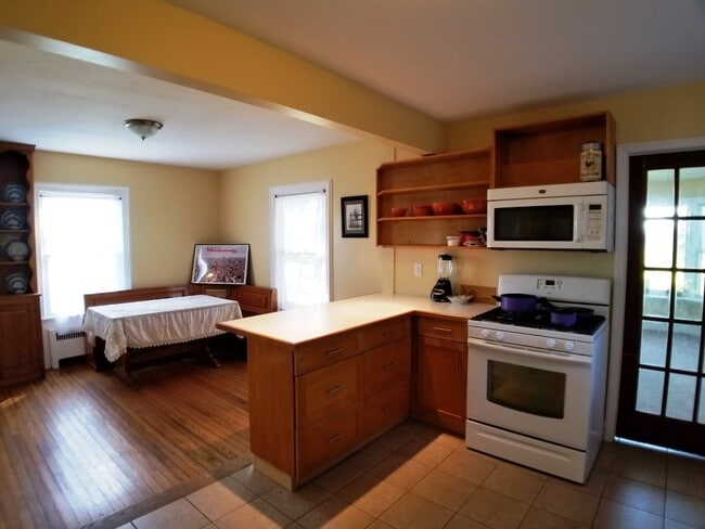 Building Photo - 27 Yasgur Rd