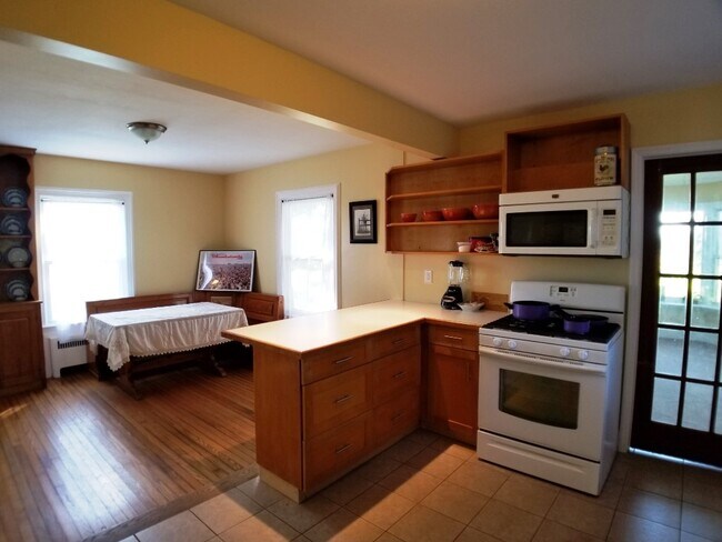 Foto del edificio - 27 Yasgur Rd