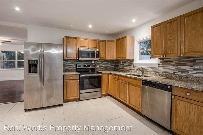 Building Photo - 5 br, 3 bath House - 5910 N Highland Ave