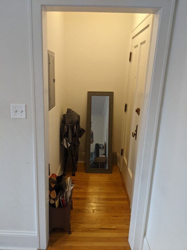Foto del edificio - Renovated Top Floor Studio in Heart of Rog...