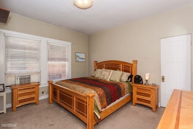 Foto del edificio - 2 br, 2 bath Condo - 429 W Wellington Ave
