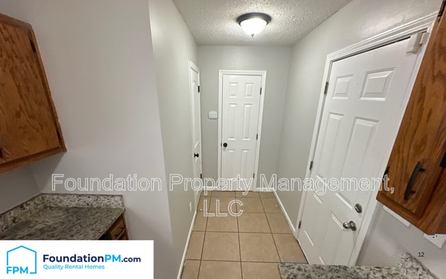 Building Photo - 4661 Christyshire Dr
