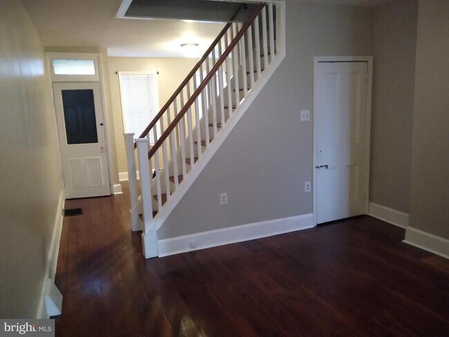 Foto del edificio - 224 Watkins St