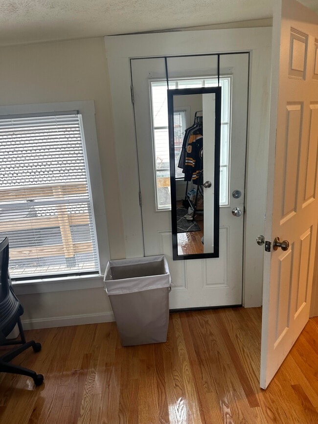 Foto del edificio - 524 E 3rd St