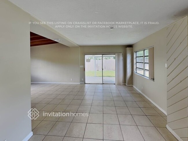 Building Photo - 3137 SW 15th Ct
