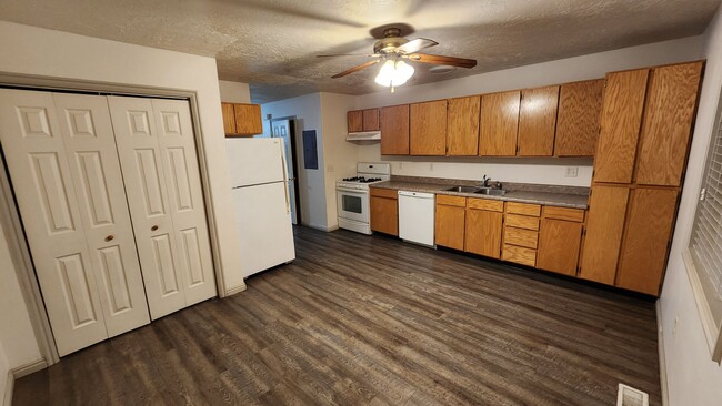 Foto del edificio - 2 bed 1.5 bath unit in the Meadows