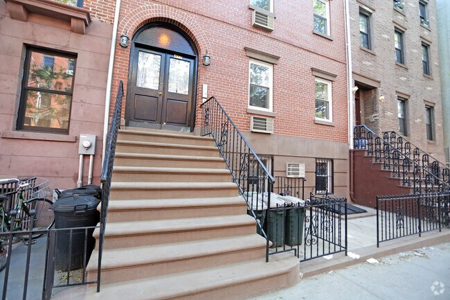Building Photo - 317 Union St
