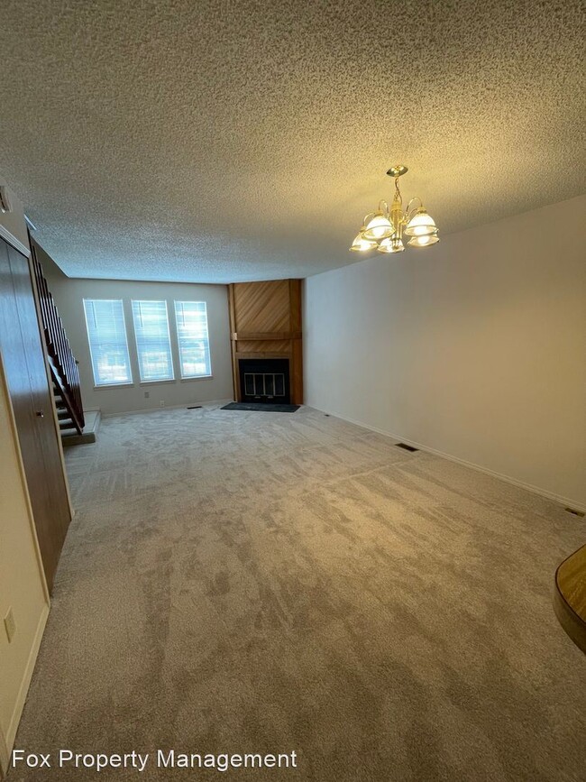 Building Photo - 2 br, 1.5 bath House - 3066 107th Place Un...