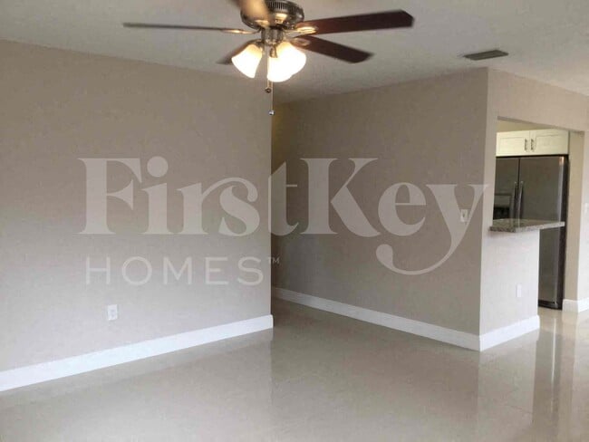 Building Photo - 1785 SW 43rd Ave