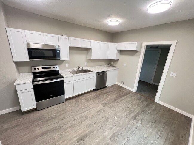 Foto del edificio - 3 Bed 2 Bath Springfield, Missouri