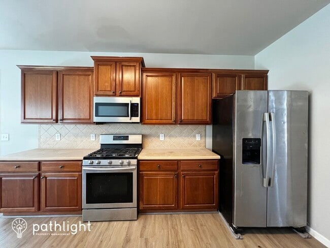 Building Photo - 402 Edgebrooke Lane