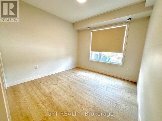 Building Photo - 254 Garneau St