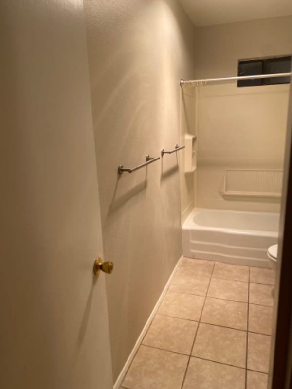 Building Photo - 309 Circle Dr