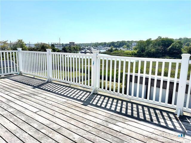 Foto del edificio - 20 Jackson Ave