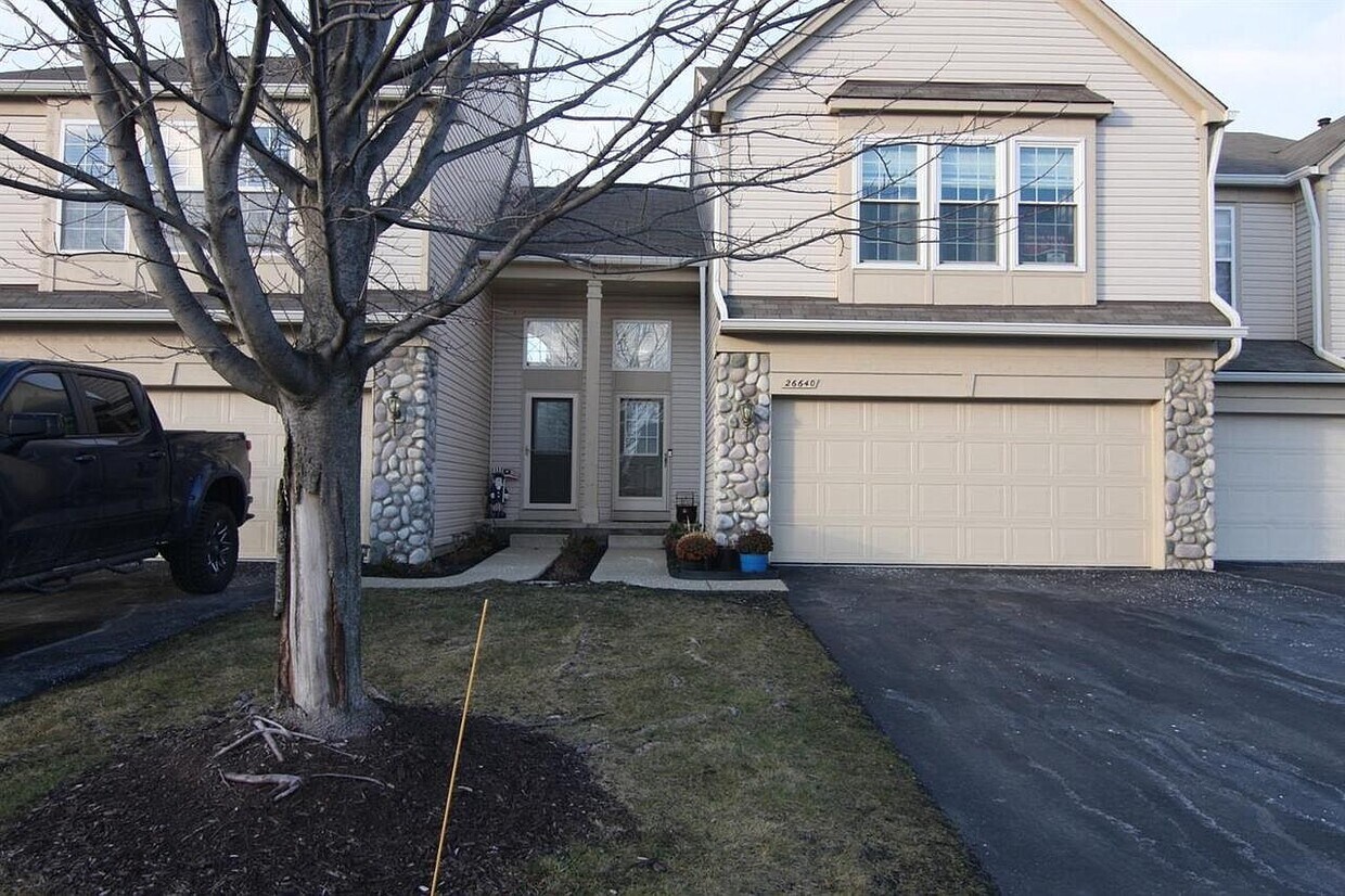 26640 Kirkway Cir Unit 92, Woodhaven, MI 48183 Condo for Rent in