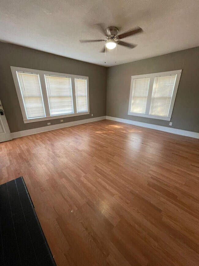 Building Photo - 2009 17th St