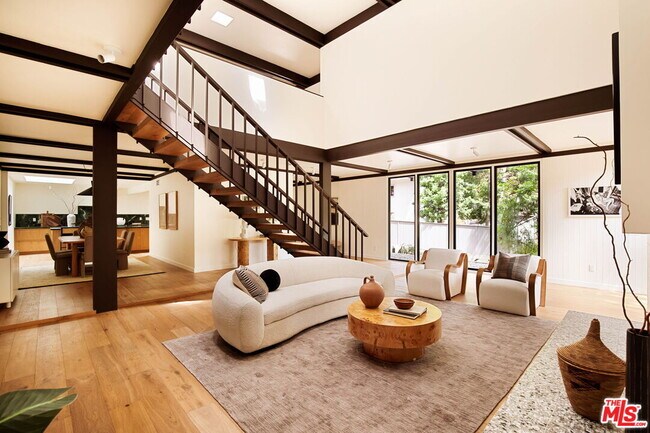 Foto del edificio - 5649 Valley Oak Dr