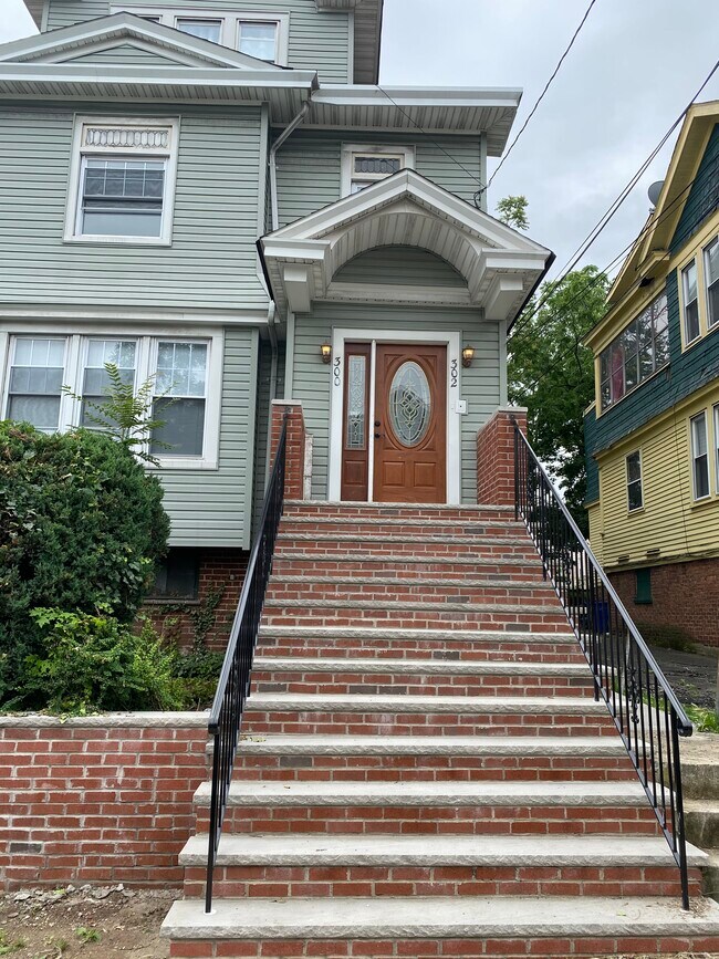 300302 Renner Ave Unit 3b, Newark, NJ 07112 Apartments in Newark, NJ