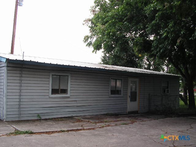 Building Photo - 1910 FM2673