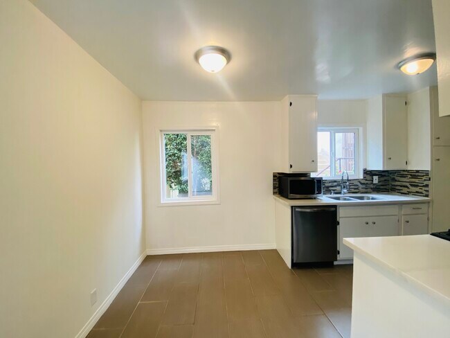 Foto del edificio - 1321 Barry Ave