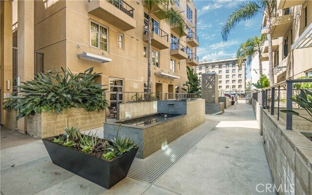 Building Photo - 133 The Promenade N