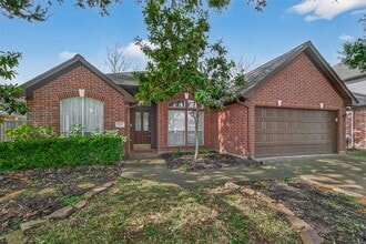 Building Photo - 1111 Summer Brook Ct