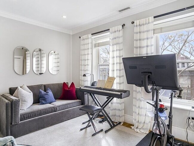 Photo - 94 St Botolph St Apartment