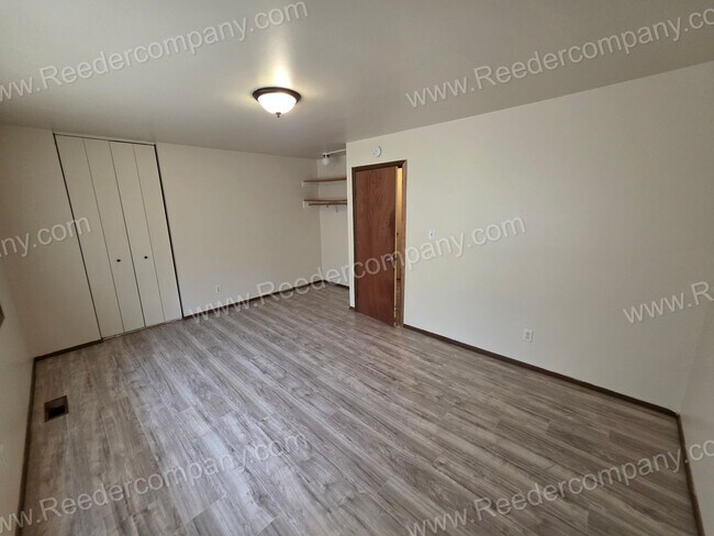 Foto del edificio - Beautiful 3 Bedroom Townhouse across from Morton High School!