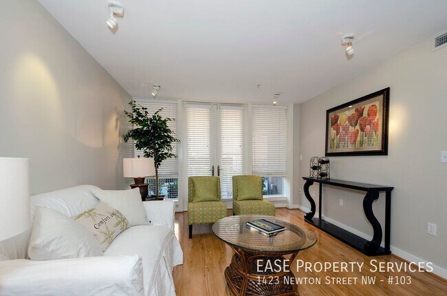 Foto del edificio - 1423 Newton St NW