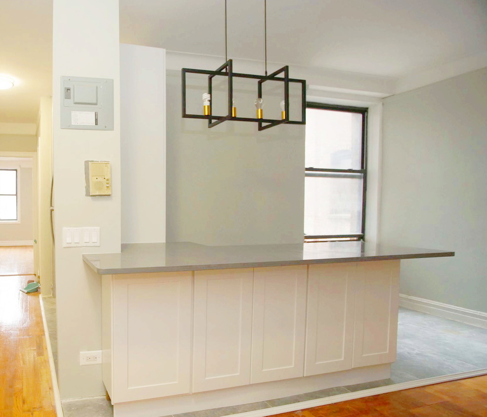Foto principal - 8223 Bay Pkwy